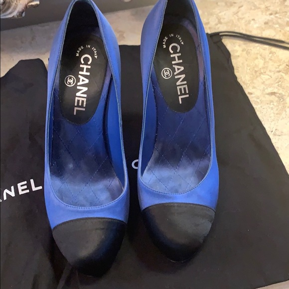 Stunning Rare  CHANEL satin pearl platforms - Picture 2 of 8